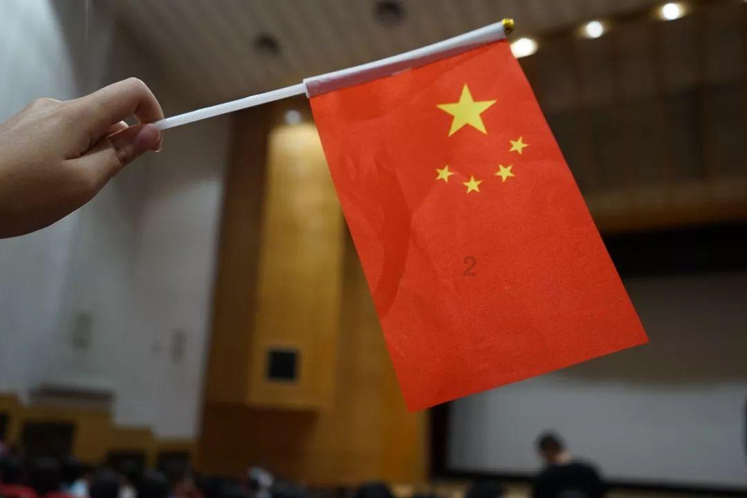 拯救被困的消防员